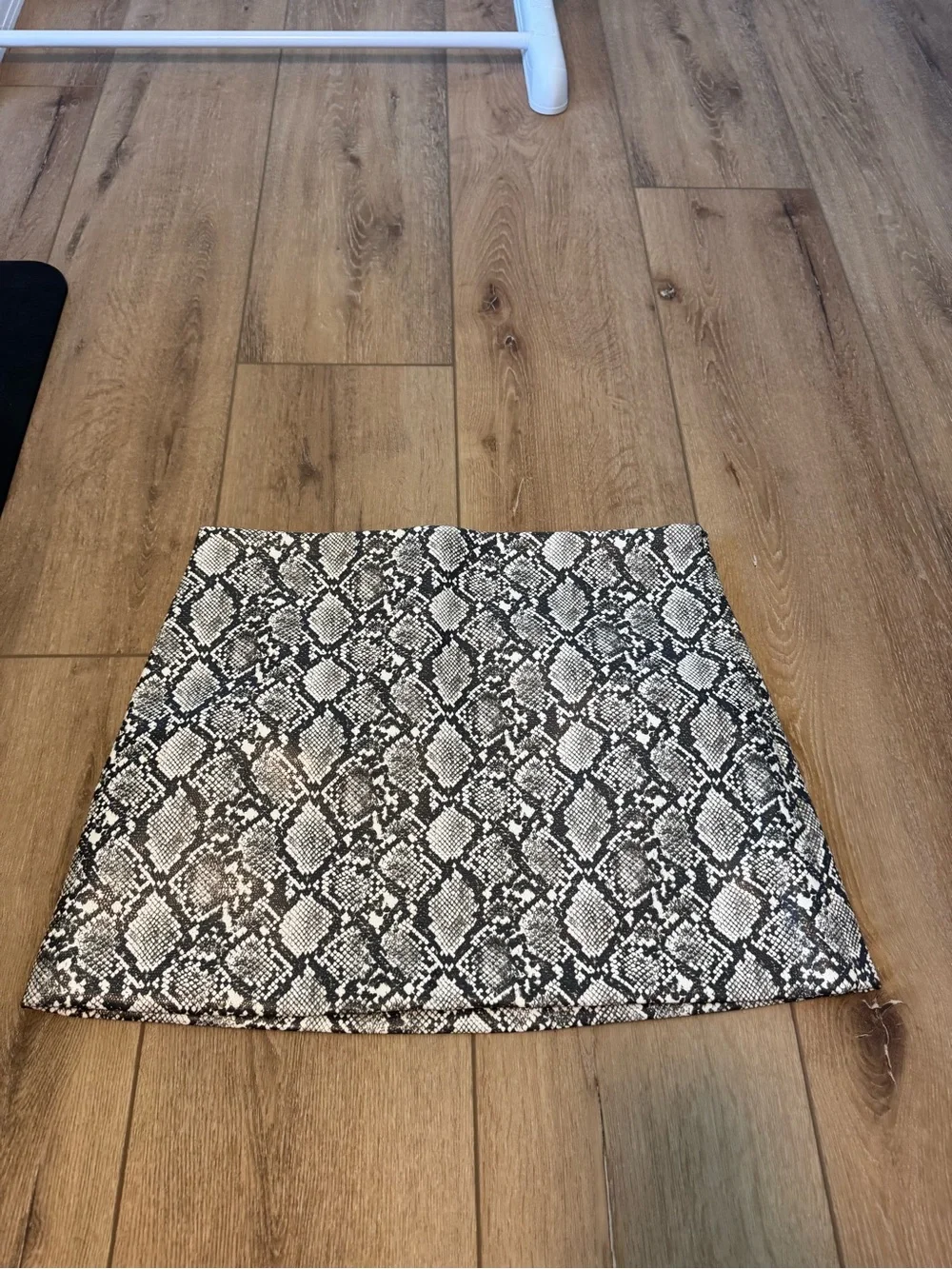 H&M Divided snakeskin print mini skirt vegan imitation leather size 14